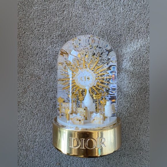 🎄✨ Christian Dior 2024 Holiday Snow Globe – NEW IN BOX ✨🎄 - Picture 8 of 11